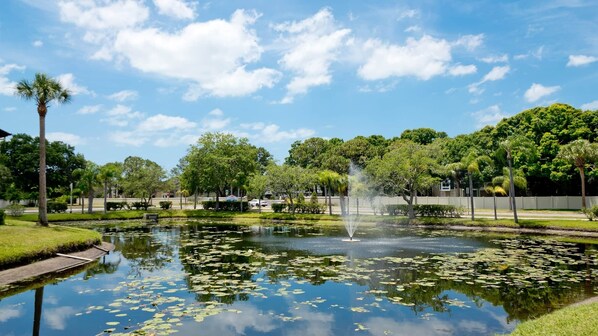 Property grounds - WG-near Beaches and IMG, Pool, Tennis, Pickleball, Shorewalk condo 2 Bedroom/2 Bath lake view (Bradenton)