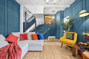 Living area - Stylish Edwardian Escape in Southwark Maisonette (London)