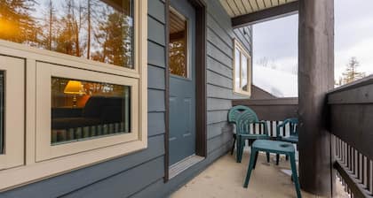 Ski In/Out Right to the Elk Chairlift