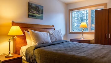 1 bedroom, iron/ironing board, travel crib, free WiFi