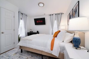 4 bedrooms, desk, iron/ironing board, free WiFi