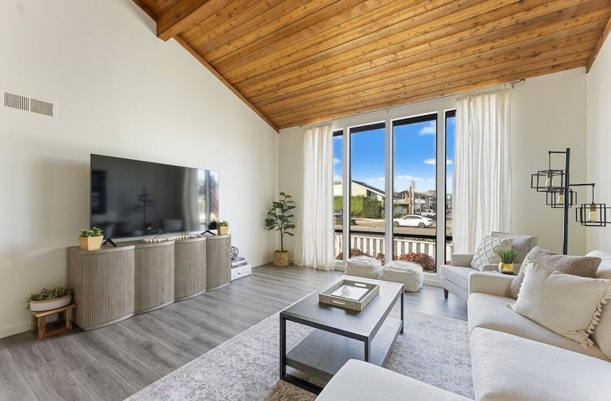 The Blue Pearl - 2 Minute Walk To The Beach! - Del Mar, CA