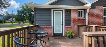 Charming villa steps from the water in beautiful Pensacola