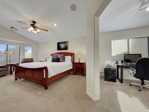 3 bedrooms, desk, iron/ironing board, free WiFi