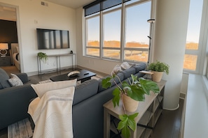 2 chambres, coffres-forts dans les chambres, bureau