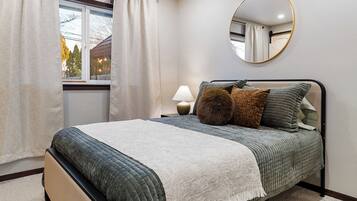 2 habitaciones, tabla de planchar con plancha, wifi y ropa de cama