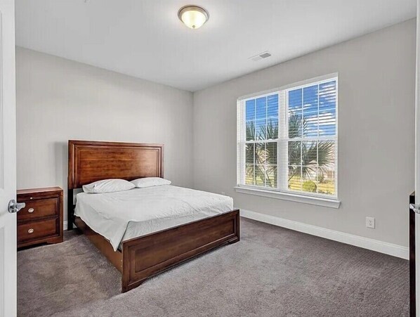 2 多间卧室、WiFi