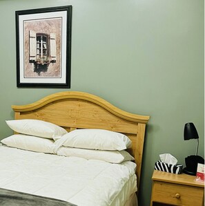 Superior Studio Suite - Moe's Suite Hotel (Toronto)