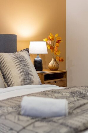 4 habitaciones, escritorio, tabla de planchar con plancha y wifi gratis
