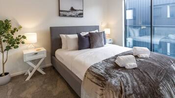 4 habitaciones, escritorio, tabla de planchar con plancha y wifi gratis