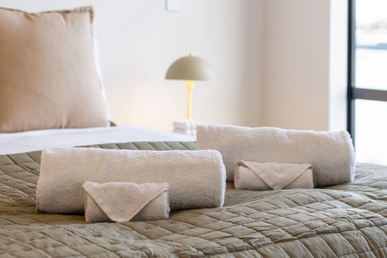 5 bedrooms, iron/ironing board, WiFi (free), bed sheets