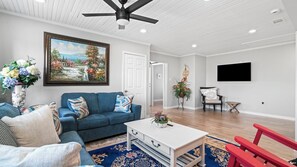 TV - Serenity Bay, your peaceful home away from home. (Galveston)