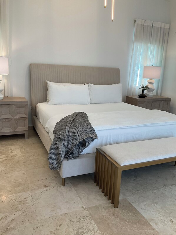 5 bedrooms, iron/ironing board, WiFi, bed sheets