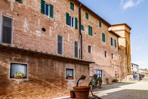 Exterior - Exclusive Porta Romana Stay with Scenic View (Siena)