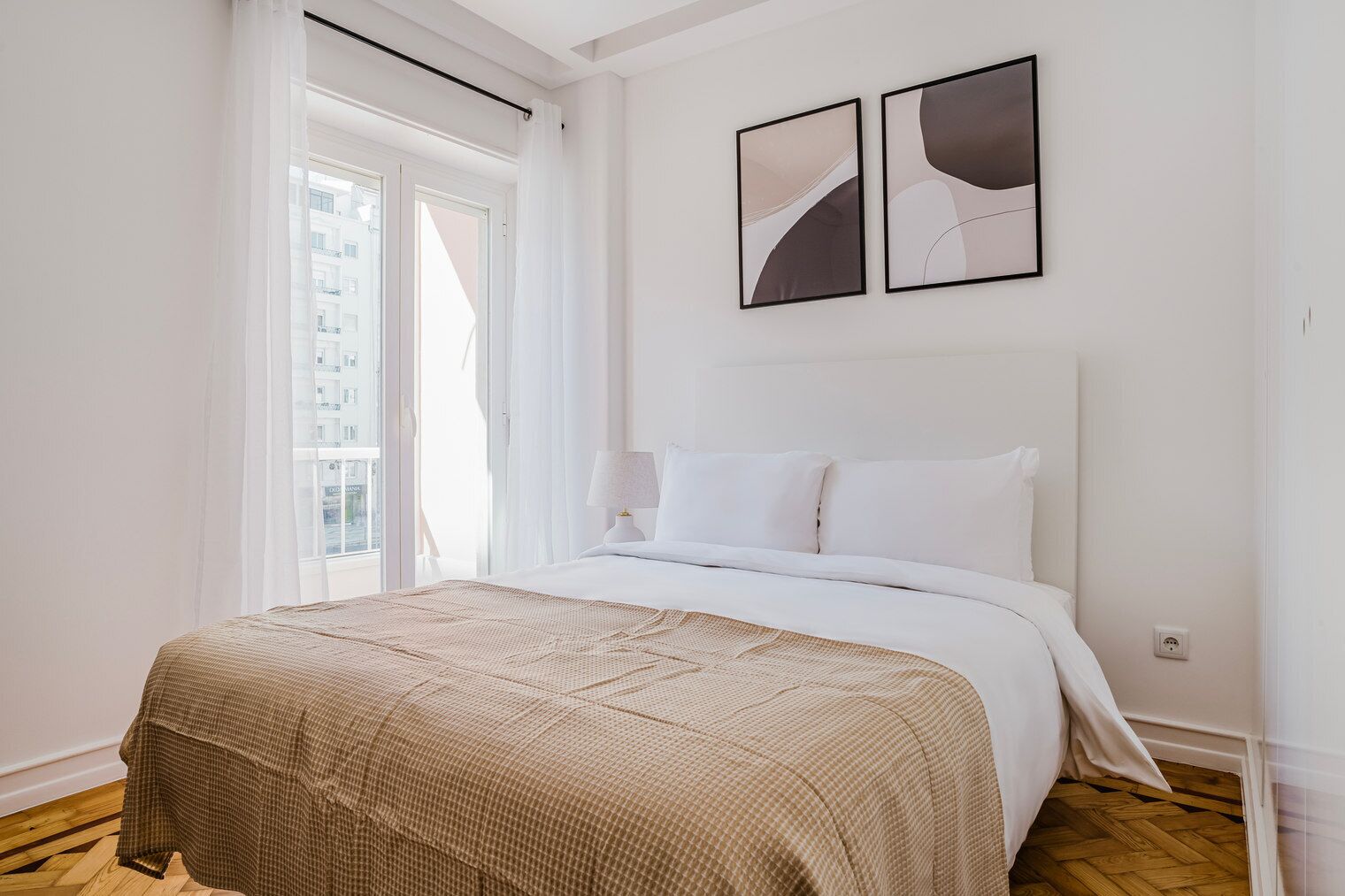 3 多间卧室、熨斗/熨衣板、WiFi、床单