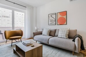 Télévision, chaîne hi-fi