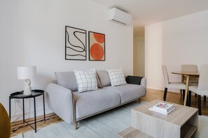 Télévision, chaîne hi-fi