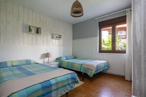 2 Schlafzimmer, Bügeleisen/Bügelbrett, Bettwäsche