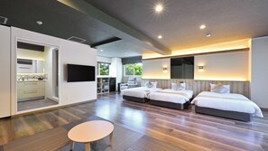 Superior Japanese-Western Classic Suite Room with Open-air Bath | In-room safe, free WiFi, bed sheets