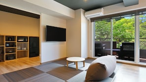 Standard Japanese-Western Classic Suite Room with Open-air Bath | 1 bedroom, in-room safe, free WiFi, bed sheets