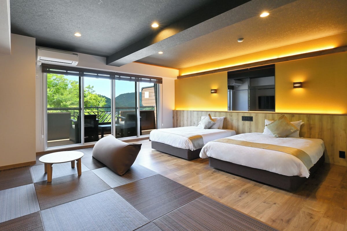In-room safe, free WiFi, bed sheets