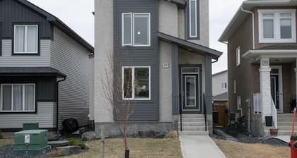 Modern Basement Suite with Private Entrance - Perfect for a Relaxing Stay!