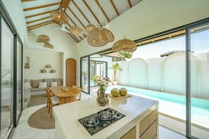 Villa, 2 Schlafzimmer, Terrasse, Poolblick | Eigene Küche | Kühlschrank, Herdplatte, Wasserkocher mit Kaffee-/Teezubehör