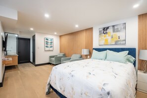 2 bedrooms, iron/ironing board, WiFi, bed sheets - Tranquil 2-bedroom basement with  in charming Mississauga (Mississauga)