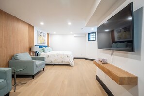 2 室のベッドルーム、アイロン / アイロン台、WiFi、ベッドシーツ