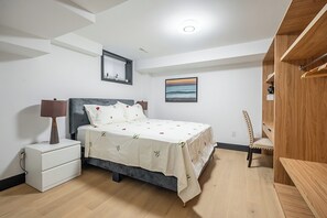 2 makuuhuonetta, silitysrauta/-lauta, Wi-Fi, vuodevaatteet