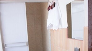Family Room, Ensuite, Ground Floor | Bathroom - Hostal Don Andre House Cusco (Cusco)