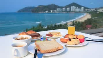 Café da manhã com buffet todos os dias (CNY 138 por pessoa)