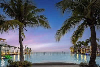Sanya Harman Hotel