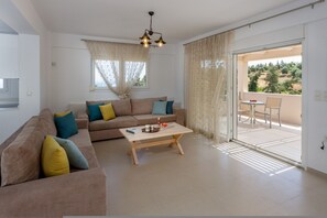 Villa | 4 bedrooms - Blue Hills Villas by Estia Orange 1 (Malevizi)
