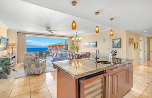 Interior - Maui Resort Rentals: Honua Kai – 4 Total Bedrooms, Stunning 7th Floor Deluxe Ocean Views from Every Room! (Lahaina)