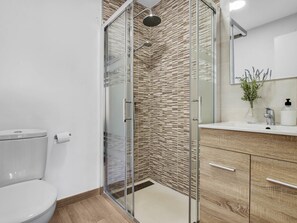 Douche, serviettes fournies