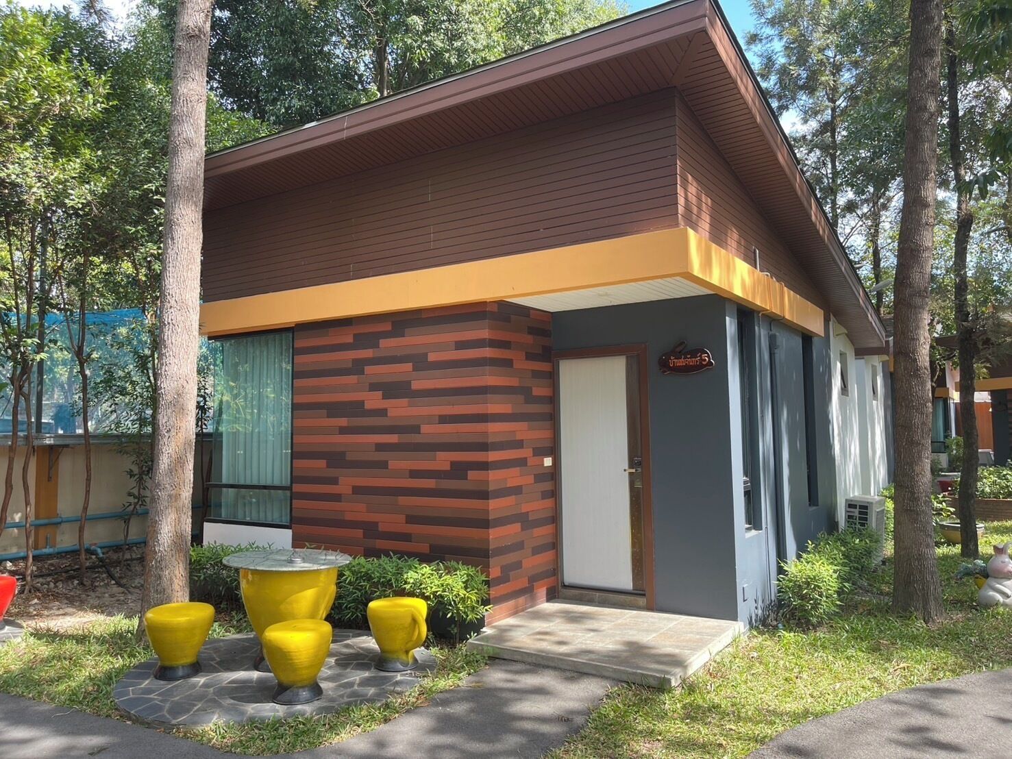 Room, Private Bathroom, Courtyard View | Laptop workspace, free WiFi