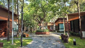 Room, Private Bathroom, Courtyard View | Laptop workspace, free WiFi