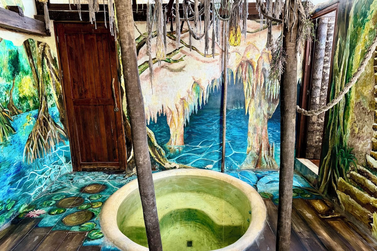 Junior-herbergi - einkasundlaug | Rúmföt af bestu gerð, öryggishólf í herbergi, sérhannaðar innréttingar