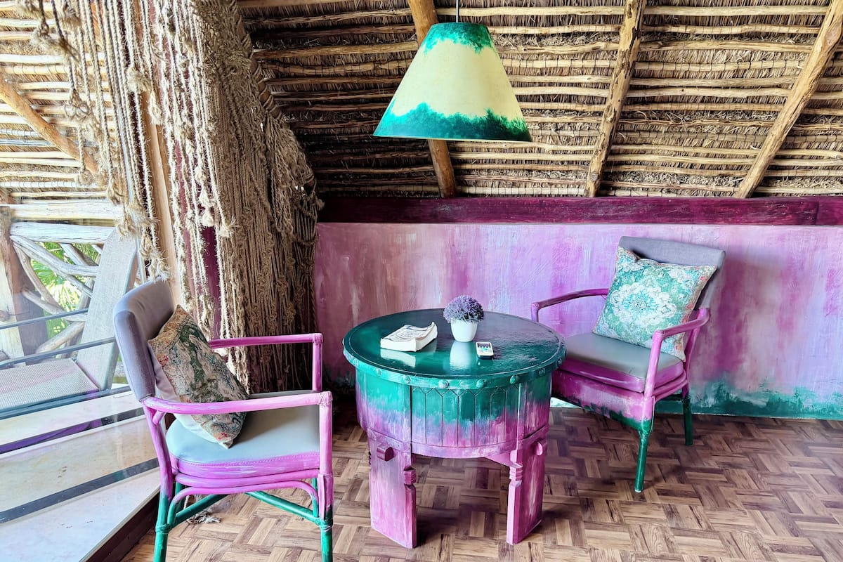 Lúxusherbergi - svalir | Rúmföt af bestu gerð, öryggishólf í herbergi, sérhannaðar innréttingar