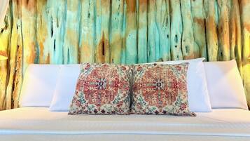 Premium bedding, in-room safe, individually decorated