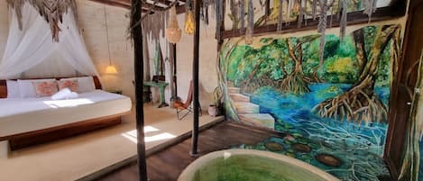 Exclusive Tree House | In-room safe, blackout drapes, iron/ironing board, free WiFi