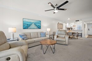 Smart TV - 2BR Sandpiper Key – Bright, Stylish & Coastal (Englewood)