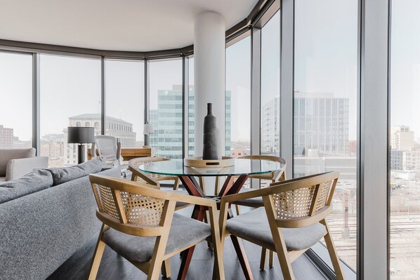 Interior - Blueground | Hyde Park, AC, w/d, nr museum (Chicago)