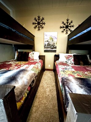 2 bedrooms, free WiFi, bed sheets, wheelchair access