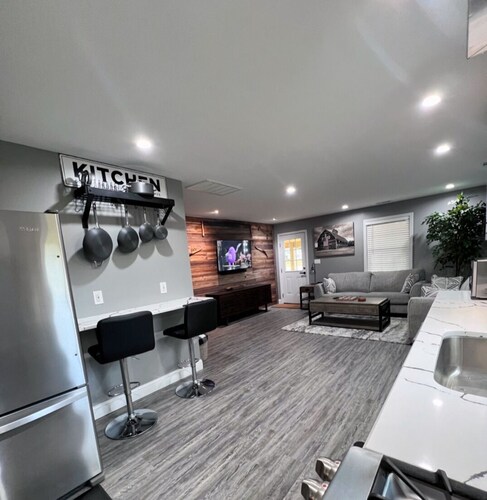 Charming 2-bedroom bungalow in Smithfield with AC, WiFi, washer and dryer