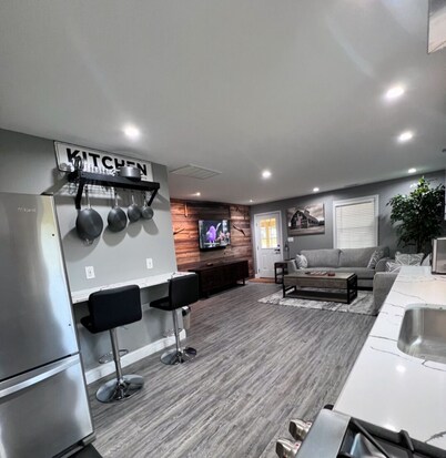 Charming 2-bedroom bungalow in Smithfield with AC, WiFi, washer and dryer