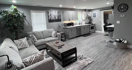 Charming 2-bedroom bungalow in Smithfield with AC, WiFi, washer and dryer