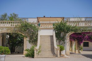 Esterni