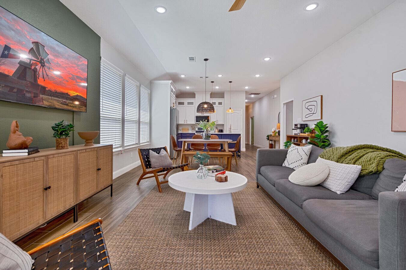 Smart TV, books, offices